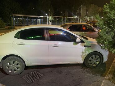 купить машину в рассрочку без банка: Kia Rio: 2015 г., 1.6 л, Механика, Газ, Седан