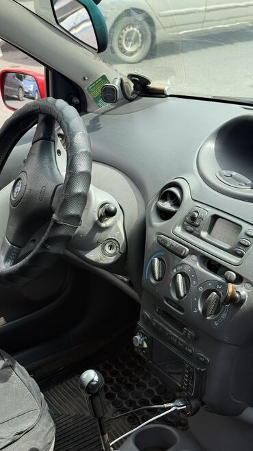 ишу машину: Toyota Vitz / Platz / Yaris / Echo: 2001 г., 1 л, Механика, Бензин, Хэтчбэк