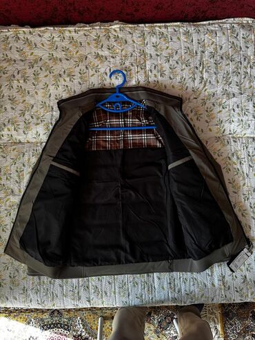 Куртки: Мужская утеплённая стильная куртка. Хорошее качество. Имеются все — 9