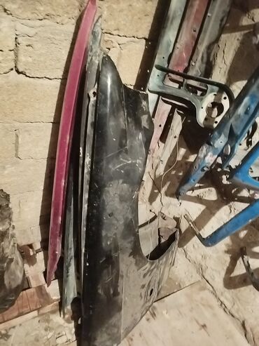 Digər kuzov detalları: Bmw e36 ehtiyat hissələri var her bir ehtiyat hissələri var 1.8m40 — 1