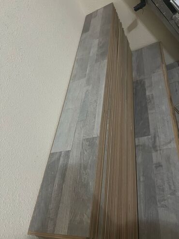 isti döşəmə borusu: Laminat, Sinif - 32, 10 mm, Ünvandan götürmə