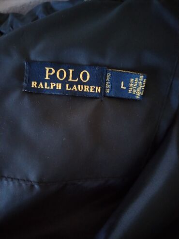 Prsluci: Muški pufnast prsluk bez rukava, crne boje. Detalji: - Visoki kragn i — 8