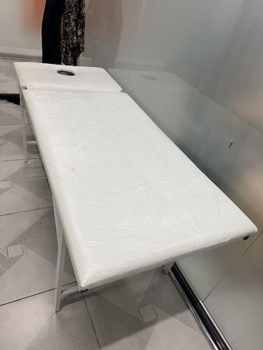 qaş stolu: Kosmetoloji, masaj və estetik prosedurlar üçün kuşetka. Ağ rəngli — 3