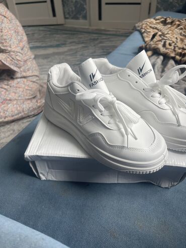 кроссовки new balance бишкек: Продаю