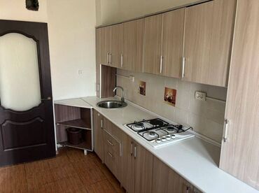 квартира керек ош базар жактан: 2 комнаты, 50 м², Индивидуалка, 6 этаж, Косметический ремонт