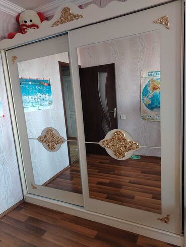 Divanlar: Kupe, 2 qapılı Düz dolab, Qarderob, paltar dolabı