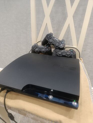 компютер игровой: Продаю ps3 на 1 теробай. Прошитая с играми. в отличном состоянии