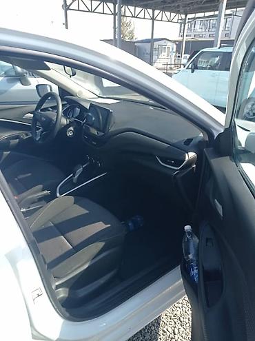Chevrolet: Chevrolet Onix: 2022 г., 1 л, Автомат, Бензин, Седан — 9