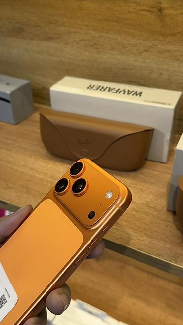 айвон 16: IPhone 17 Pro Max, Б/у, 256 ГБ, Оранжевый, Зарядное устройство, Защитное стекло, Чехол, В рассрочку, 93 % — 3