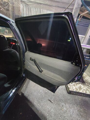 Другие Автомобили: Седан темно‑серого цвета. Кузов 4‑дверный, тонированные стекла по — 10