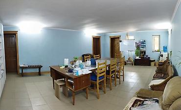 Продажа коттеджей и домов: Продам в центре двухэтажный кирпичный дом,+ цокольный этаж. Удобен — 17