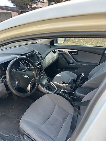 e class 220: Hyundai Elantra: 1.8 l | 2014 il Sedan — 5