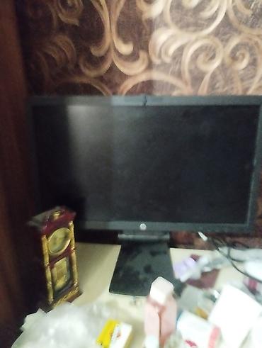 hp qulaqliq: HP LCD monitor - Ekran ölçüsü: təxminən 22-24 düym (eni geniş — 1