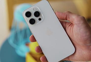 IPhone 15 Pro Max, титановый корпус, цвет белый. Объем памяти 512 ГБ