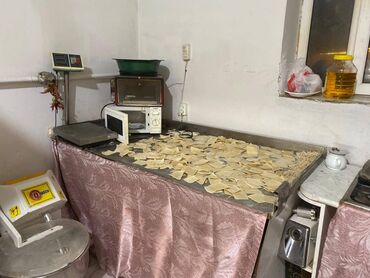 Restoran, kafelər: İnşaatçılar metrosunun yaxınlığında,43 kv.m sahəsi olan, bütün — 5