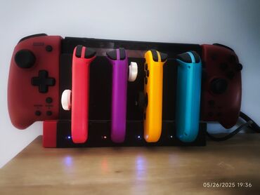 Зарядные устройства: Комплект Nintendo Switch (стандартная модель) — хорошее состояние —