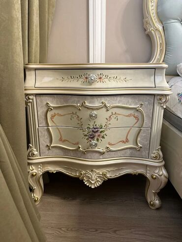 отдам даром мебель бесплатно: Двуспальная кровать, Шкаф, Трюмо, 2 тумбы, Турция, Б/у