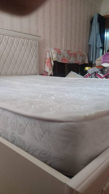 işlənmiş seyf qapi: Satilir coxda kohne deyil alt ghisse acilir bazasi var cox sey yigmaq