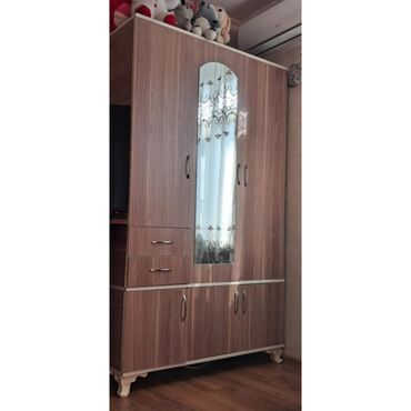 Soyuducular: Dolab 130 azn. Teze kimidir, 4 ay evvel alinib. Unvan Hezi Aslanov