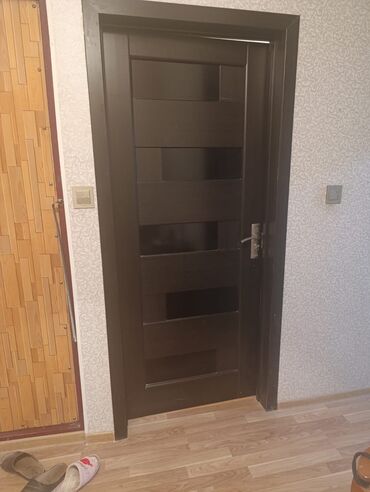 Asılqanlar: Qapi 2eded 201/85sm
60azn biri
Kohne gunesli 8885 leli