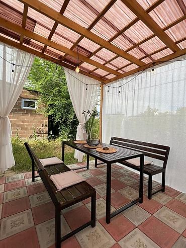 Продажа отелей и хостелов: Срочно продаю коттедж в городе Чолпон Ата! Две спальни зал кухня со — 8