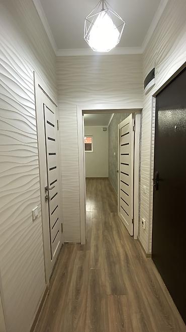Продажа квартир: 1 комната, 31 м², Сары-Челек ж/м 106 серия улучшенная, Цокольный этаж этаж, Старый ремонт — 5