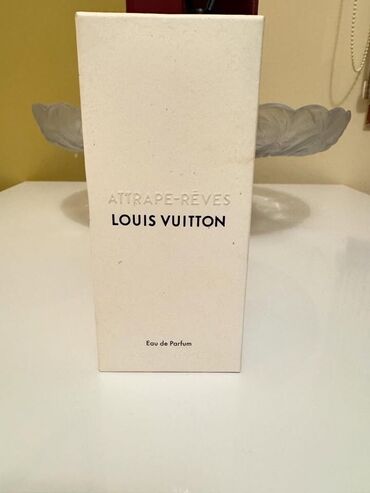 duty free: 450 mDubay duty freedan alinib,yeni,bagli korobkada,Burda 800 m chox