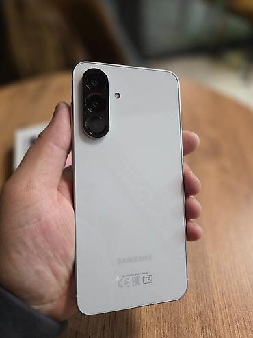 Samsung: Samsung Galaxy A56 5G, Б/у, 256 ГБ, цвет - Белый, 2 SIM, eSIM — 2