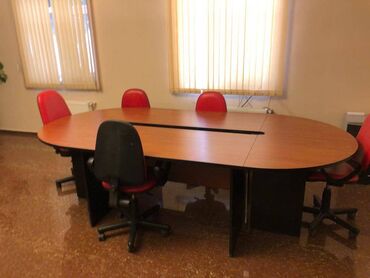 Kommersiya daşınmaz əmlakının satışı: Zirə Kəndi, 10 hektar sahəsi olan parnik satılır. 5 hektar yarım — 17