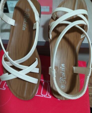 женские летние сандали: Летние босоножки новые!
1000 сом