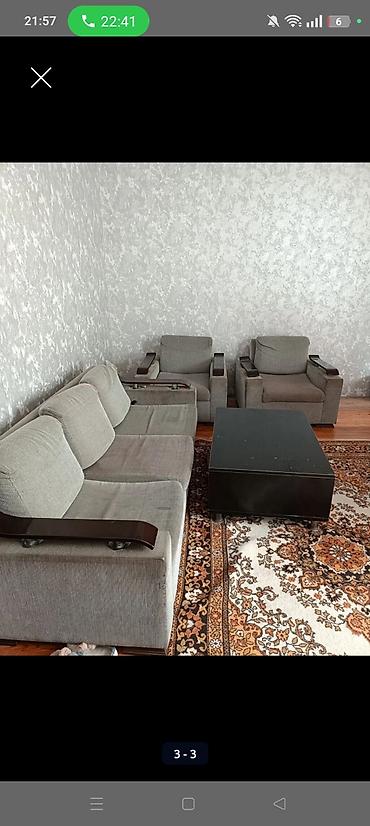 qara divan: Qonaq otağı üçün yumşaq mebel dəsti Tərkibi: - 3 nəfərlik divan - 2 — 1