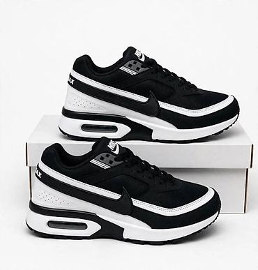 Nike Air Max patike – crno‑bele - Model: niskoprofilne patike sa