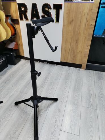 Digər ləvazimatlar: Darbuka dayagi darbuka stoykasi Darbuka saxlayan Rast musiqi alətləri