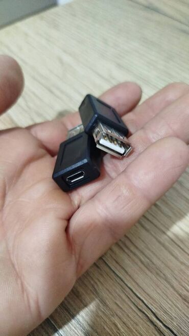 Digər kompüter aksesuarları: Adapter kabel və perexadnik, ötrücü, keçirici; şəkilləri çevirib baxa — 13