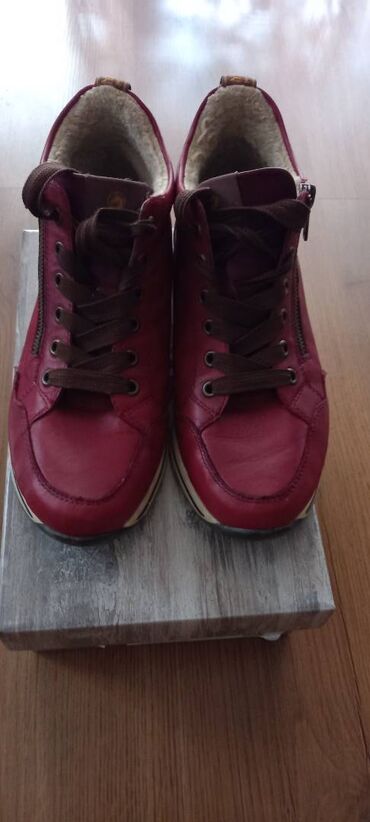 patike lakosta: 39, color - Burgundy