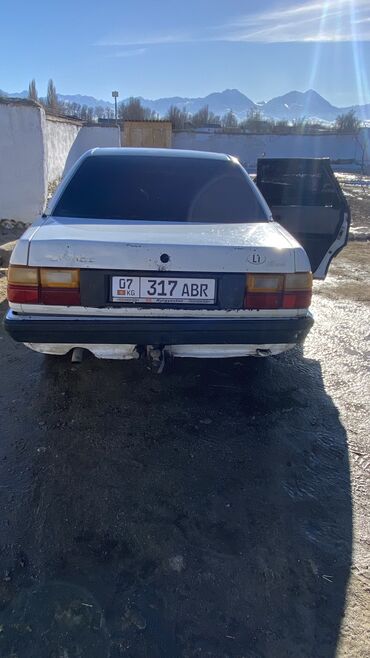 Audi: Audi 100: 1986 г., 2 л, Бензин