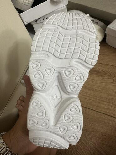 кроссовки беговые: Кроссовки adidas (линейка Originals) 27-28 размер ДЕТСКИЕ!!!!! -