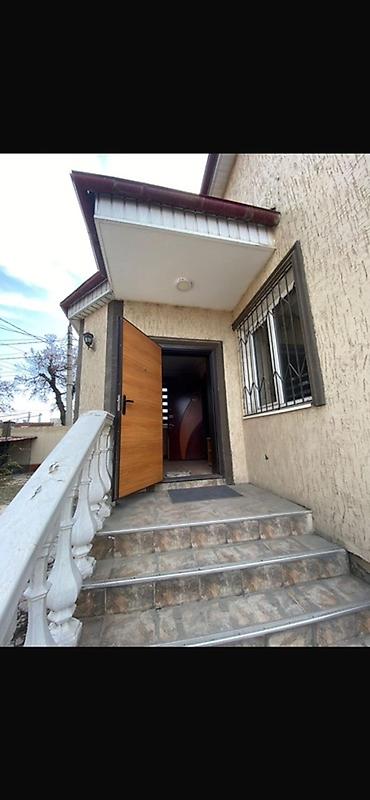 Продажа коттеджей и домов: По первой линии ул Горького, ориентр Панфилова/Горького Двухэтажный — 9