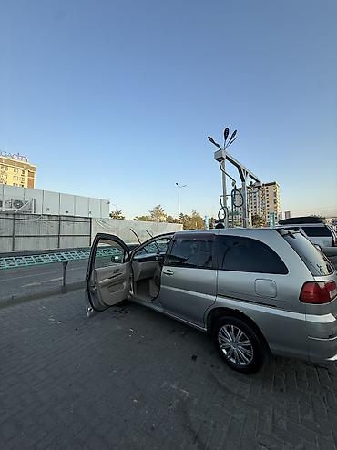 byd leopard 3 2026: Nissan Liberty: 2003 г., 2 л, Автомат, Бензин, Минивэн — 4