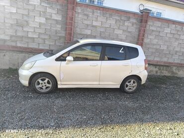 запаска таблетка на фит: Honda Fit: 2002 г., 1.3 л, Вариатор, Бензин, Хэтчбэк