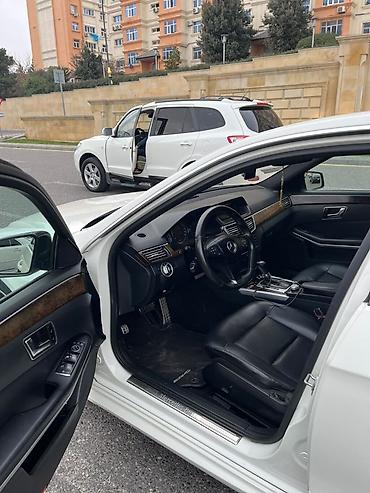 mercedes 180 b: Mercedes-Benz E-Class: 1.8 l | 2010 il Sedan — 4
