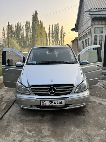 купить машину мерседес: Серебристый минивэн Mercedes-Benz Viano, идеально подходящий для