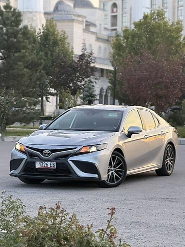 Toyota Camry: 2021 г., 2.5 л, Автомат, Бензин, Седан