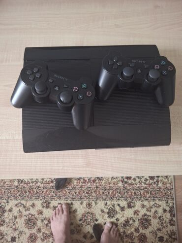 сколько стоит playstation 4 в азербайджане: PS3 satilir. 2coystik.40a yaxin oyun ile. Ev weraitinde iwlenib