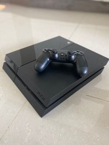 PS4 (Sony PlayStation 4): Срочно продаю состояние отличное