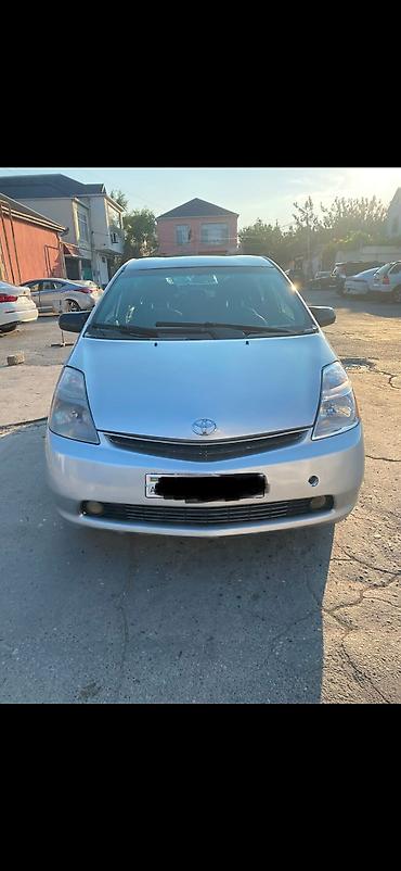 prius salon: Toyota Prius (ikinci nəsil, liftback) – hibrid Özəlliklər: - Hibrid — 8