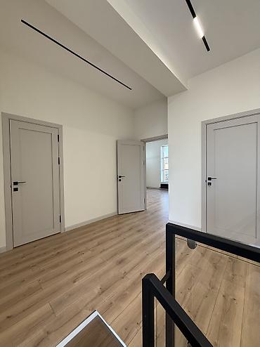 Продажа коттеджей и домов: Продается дом с новым ремонтом в ж/м Кара-Жыгач🏠🌳 📍Локация - ул — 5