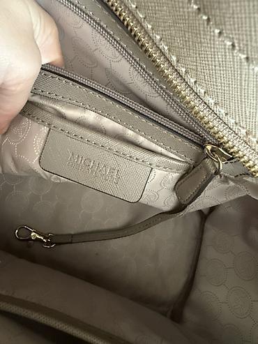 makyaj çantası: Michael Kors qadın çantası – bej/südlü qəhvə rəngində, saffiano — 2
