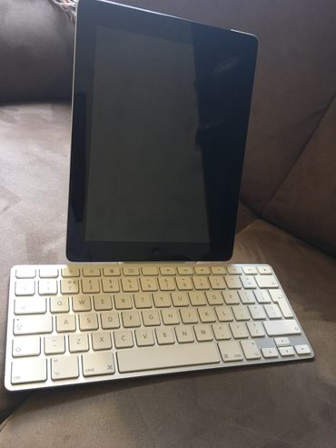 Desktop & Laptop Accessories: Tastatura za iPad Original NOVA tastatura za iPad kupljena u