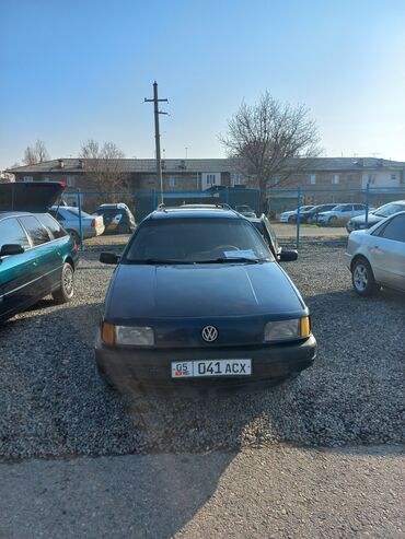 хотите авто: Volkswagen Passat: 1990 г., 1.8 л, Механика, Бензин, Универсал